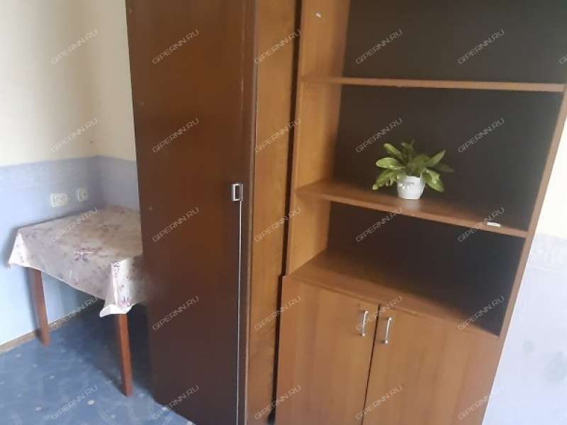 комната в доме 15а на улице Дружаева