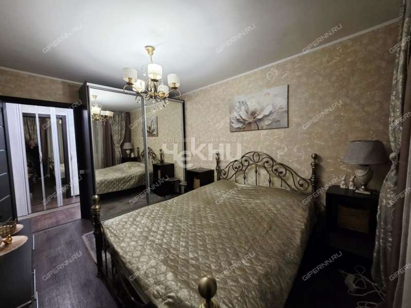 трёхкомнатная квартира на Планетной улице дом 38