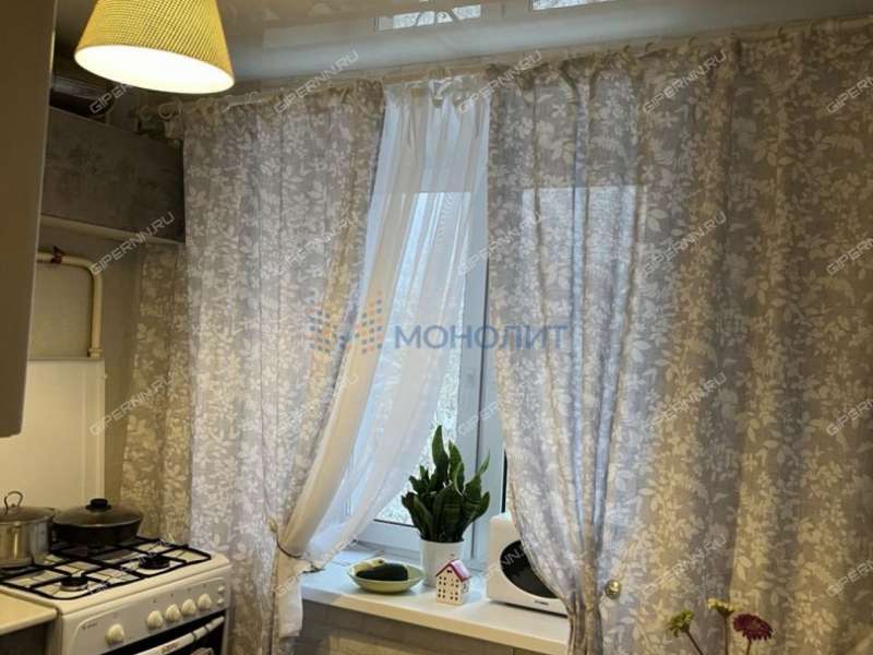 трёхкомнатная квартира на улице Маршала Голованова дом 11