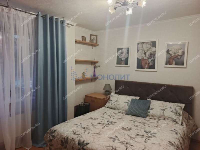 трёхкомнатная квартира на улице Александра Хохлова дом 21