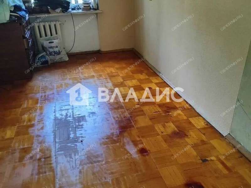 трёхкомнатная квартира на бульваре 60-летия Октября дом 6