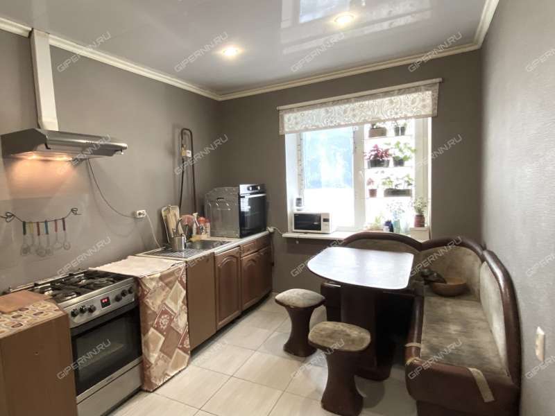 трёхкомнатная квартира на Студенческой улице дом 12