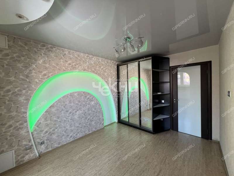 трёхкомнатная квартира на улице Космонавта Комарова дом 2 к1