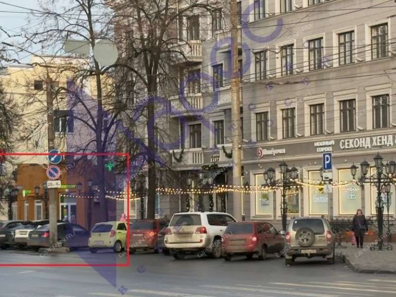 здание под торговую площадь на улице Коминтерна