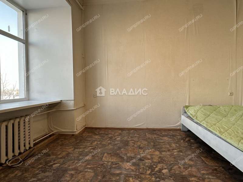 трёхкомнатная квартира на улице Коминтерна дом 4