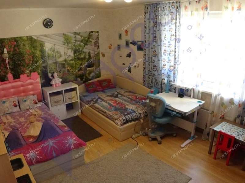 трёхкомнатная квартира на улице Родионова дом 165 к3