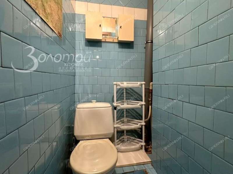 трёхкомнатная квартира на улице Строкина дом 9