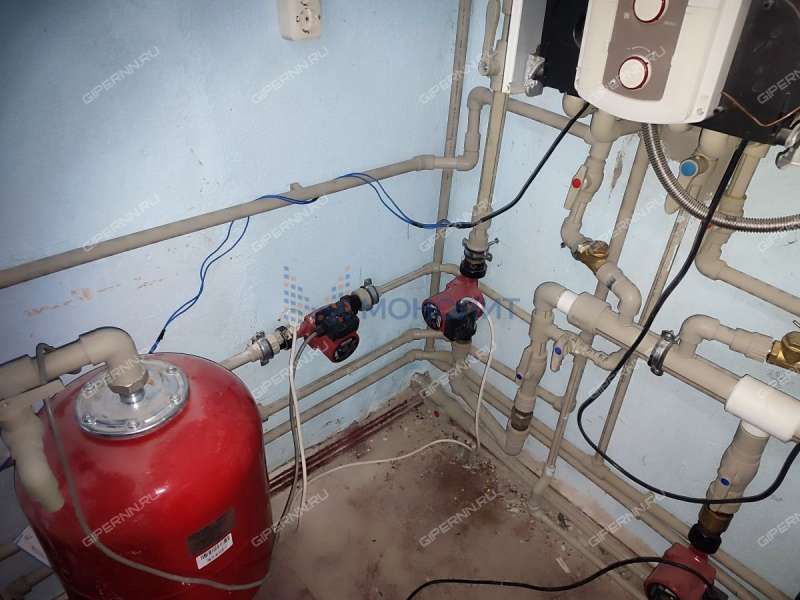 здание под офис, производственную площадь на Школьной улице село Смольки