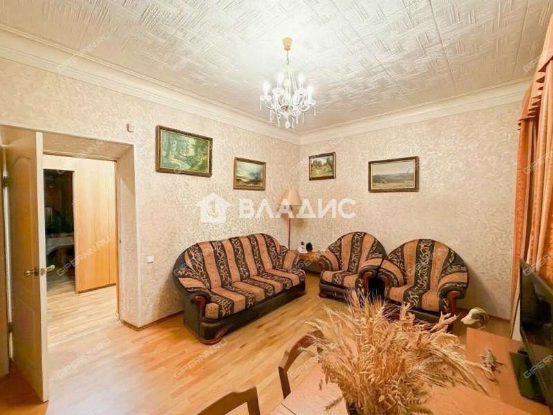 трёхкомнатная квартира на улице Искры дом 43