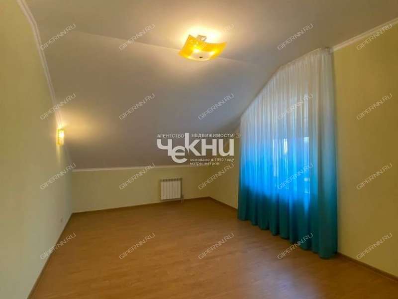 дом на Калухина село Великий Враг