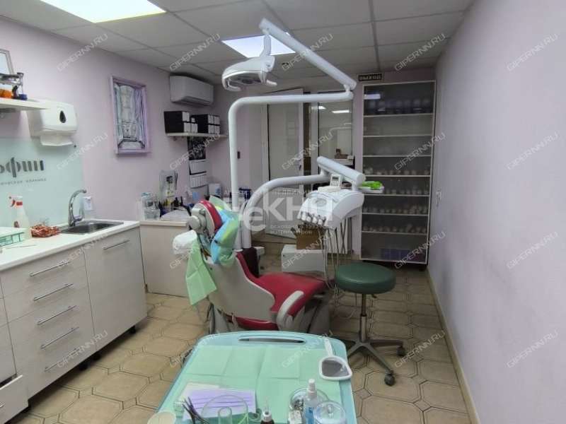 помещение под недвижимость под медицинские учреждения на улице Звездинка