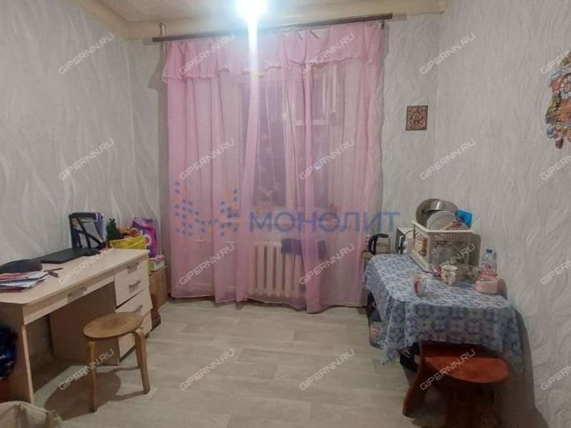 комната в доме 18 на улице Движенцев