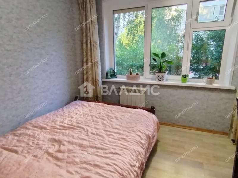 четырёхкомнатная квартира на улице Строкина дом 16Б