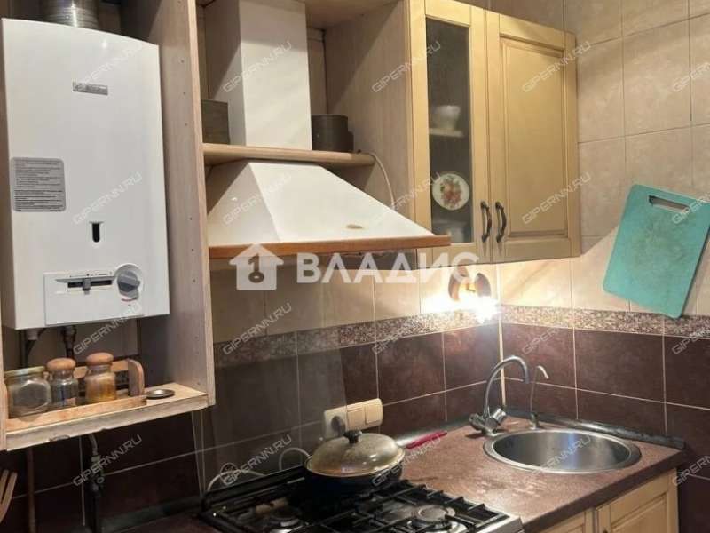 трёхкомнатная квартира на Зеленодольской улице дом 56