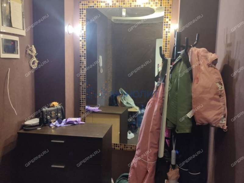 трёхкомнатная квартира на улице Александра Хохлова дом 1