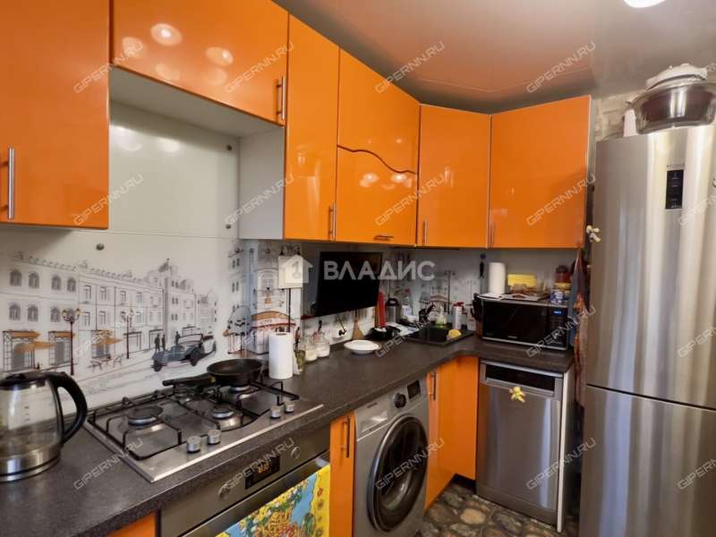 трёхкомнатная квартира на улице Шаляпина дом 20