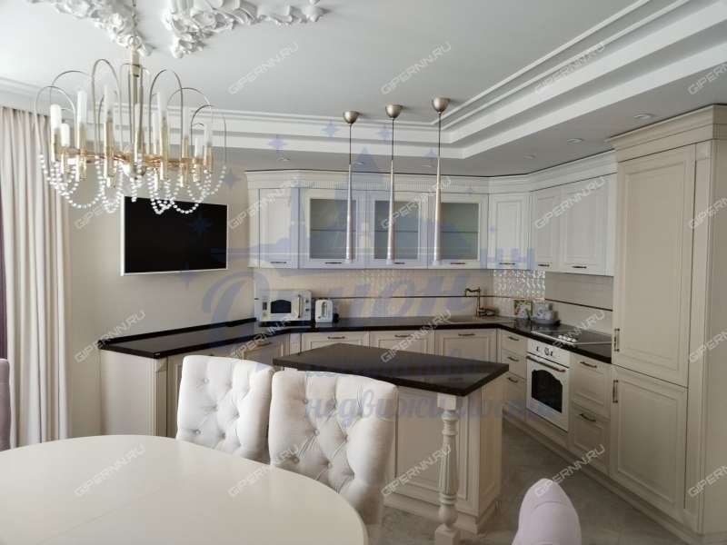 трёхкомнатная квартира на Керченской улице дом 28