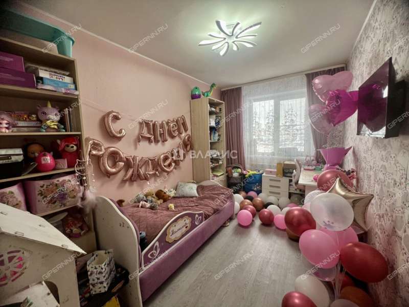 трёхкомнатная квартира на улице Маршала Малиновского дом 2