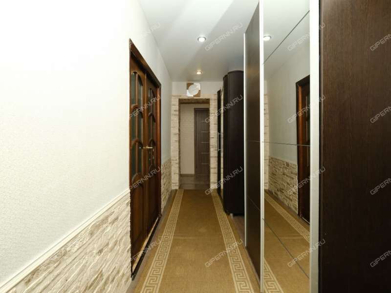 трёхкомнатная квартира на улице Адмирала Макарова дом 12