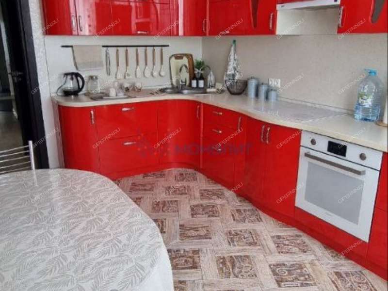 трёхкомнатная квартира на проспекте Гагарина дом 99 к1