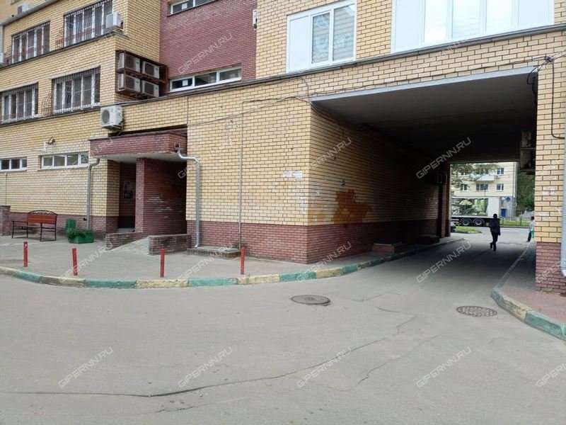 помещение под торговую площадь на улице Коминтерна