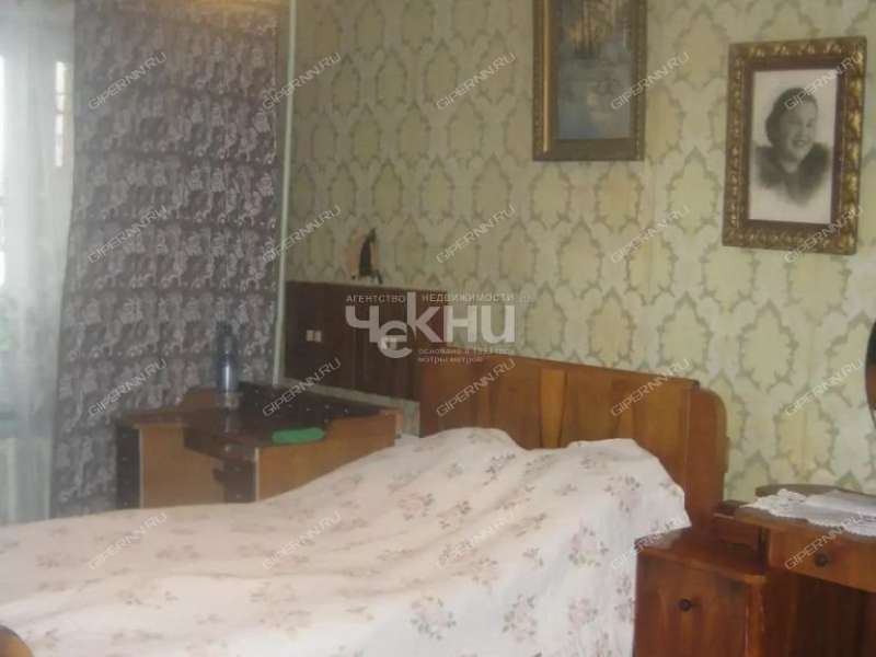 четырёхкомнатная квартира на улице Коминтерна дом 178