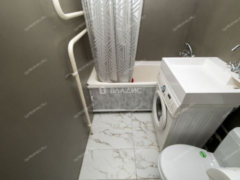 2-komnatnaya-ul-geroya-chugunova-d-5a фото