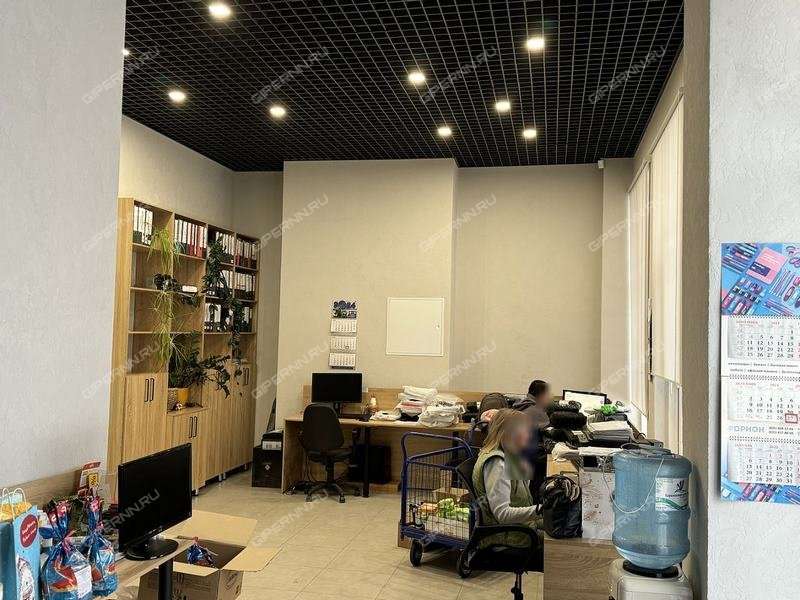 помещение под торговую площадь на Салганской улице