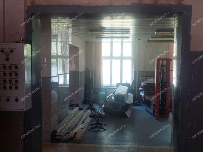 помещение под склад на улице Федосеенко