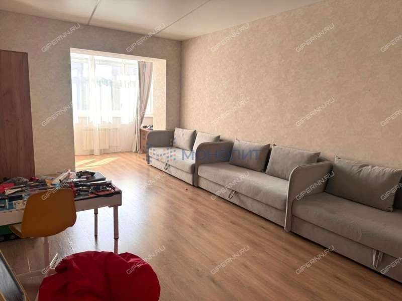 трёхкомнатная квартира на улице Коминтерна дом 127