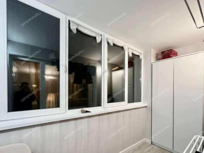 четырёхкомнатная квартира на улице Василия Иванова дом 46