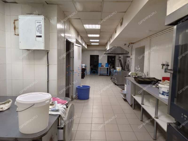 помещение под помещение свободного назначения, торговую площадь на Советской площади город Балахна