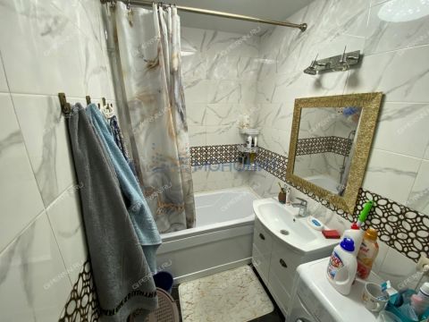 3-komnatnaya-b-r-60-letiya-oktyabrya-d-21-k2 фото