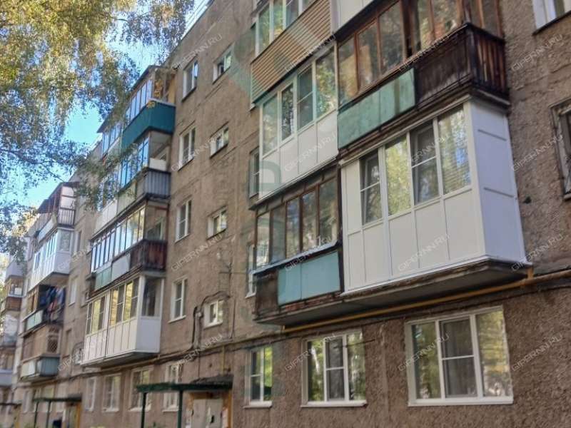 трёхкомнатная квартира на улице Военных Комиссаров дом 4