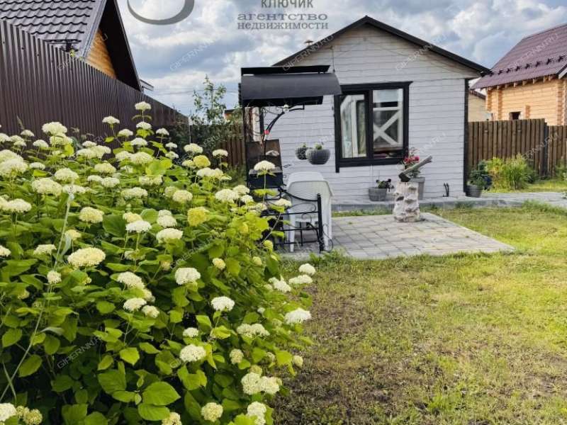 дом на Молодежной улице деревня Хватково