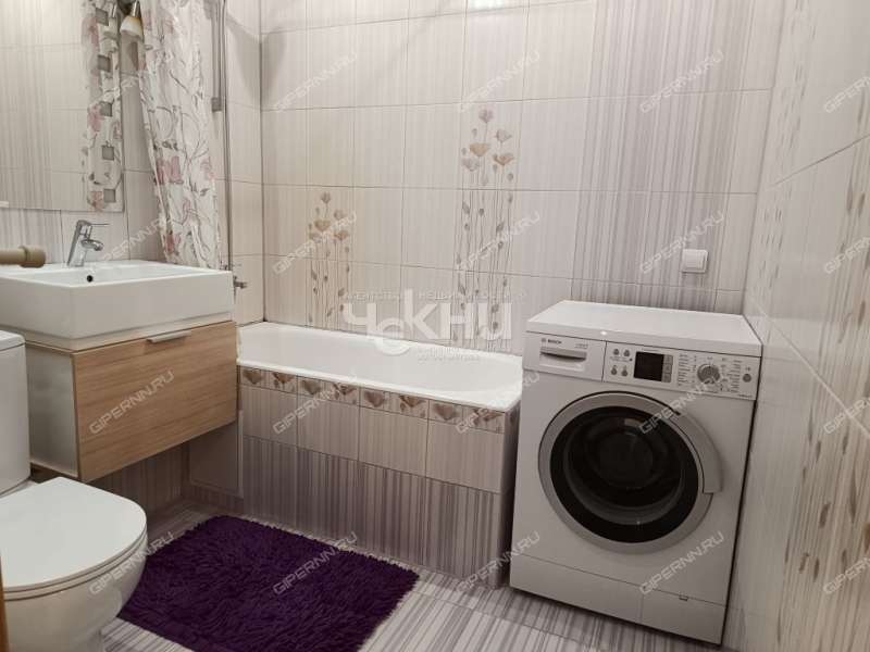 двухкомнатная квартира на улице Германа Лопатина дом 12 к1