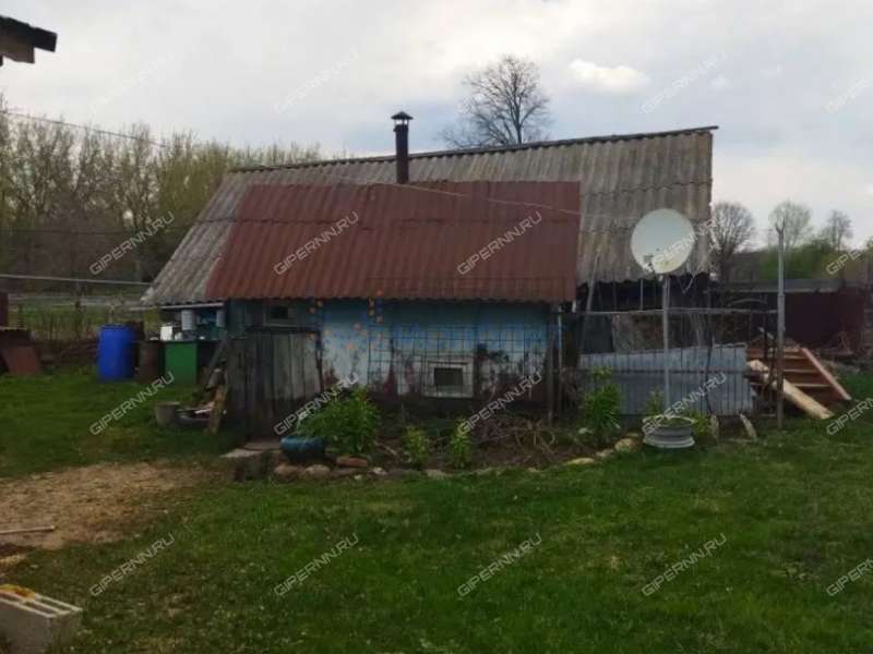 дом на Центральной улице село Дубское