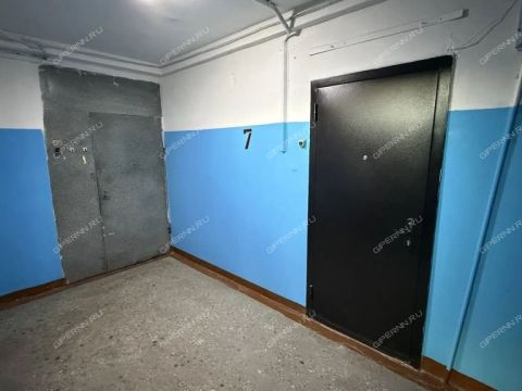 3-komnatnaya-ul-strokina-d-3a фото