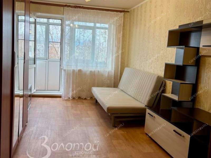 трёхкомнатная квартира на улице Героя Шнитникова дом 8