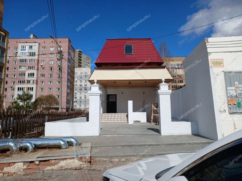 здание под торговую площадь, недвижимость под медицинские учреждения на Горной улице