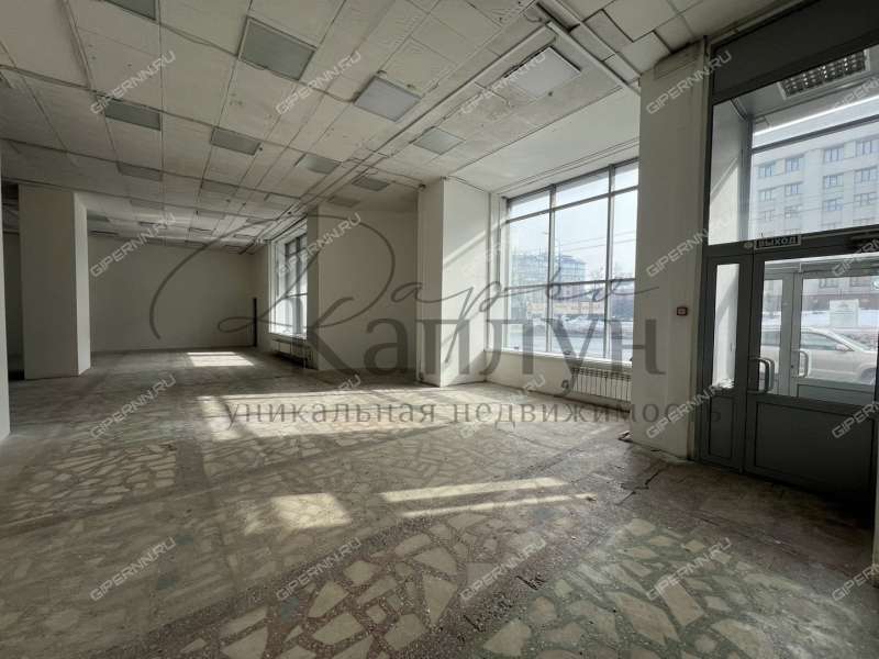 помещение под торговую площадь на улице Максима Горького