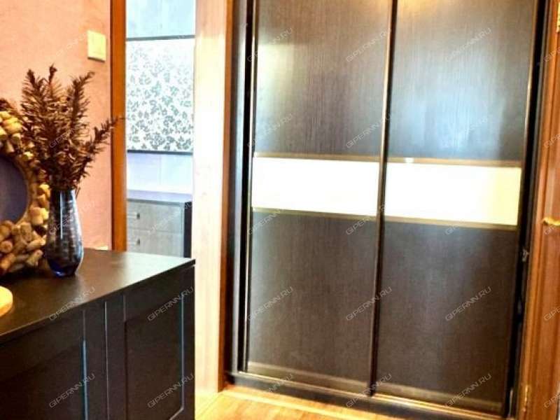 двухкомнатная квартира на улице Краснодонцев дом 13