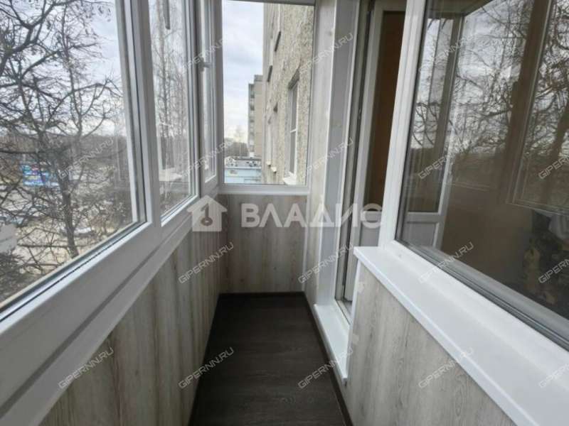 трёхкомнатная квартира на улице Коминтерна дом 16