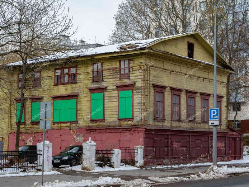 здание под торговую площадь на улице Минина