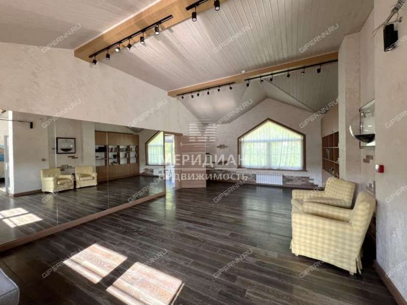 здание под коммерческую недвижимость на Альпийская село Шава