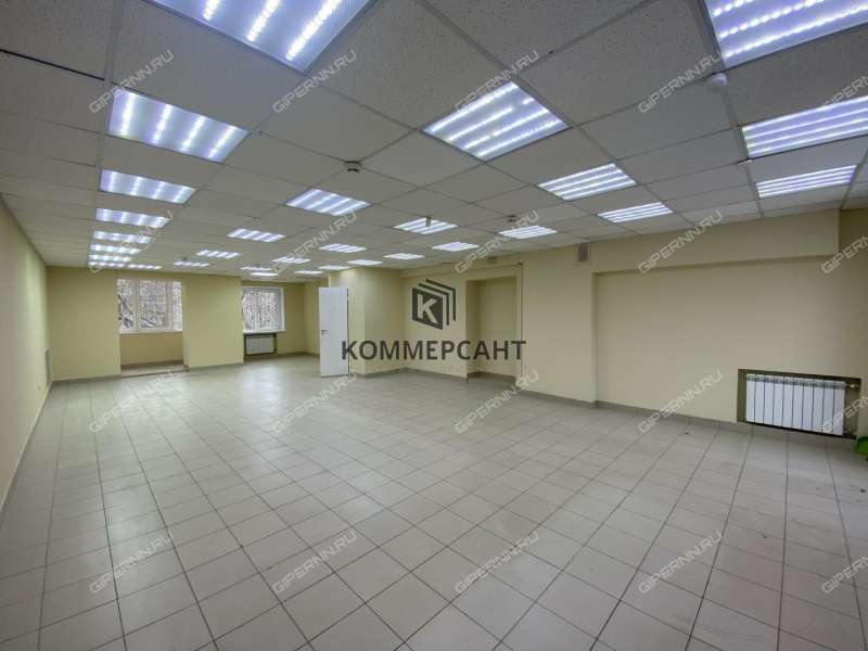 помещение под торговую площадь на улице Родионова