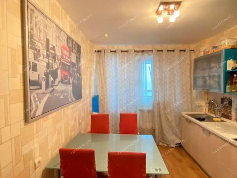 четырёхкомнатная квартира на улице Академика Сахарова дом 101