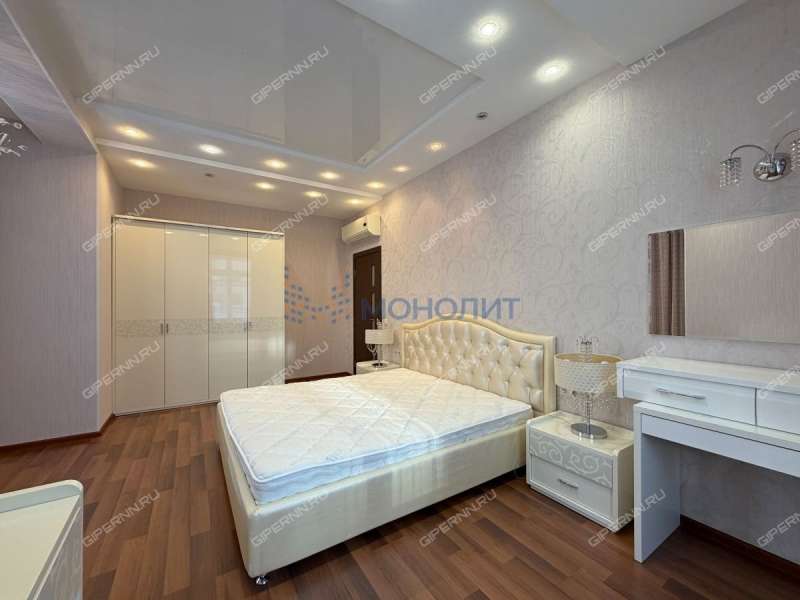 трёхкомнатная квартира на улице Максима Горького дом 77