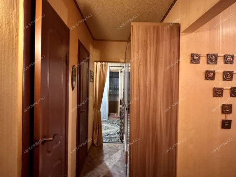 трёхкомнатная квартира на улице Строкина дом 19