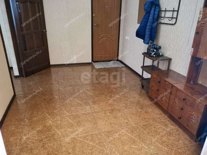 двухкомнатная квартира на улице Родионова дом 27